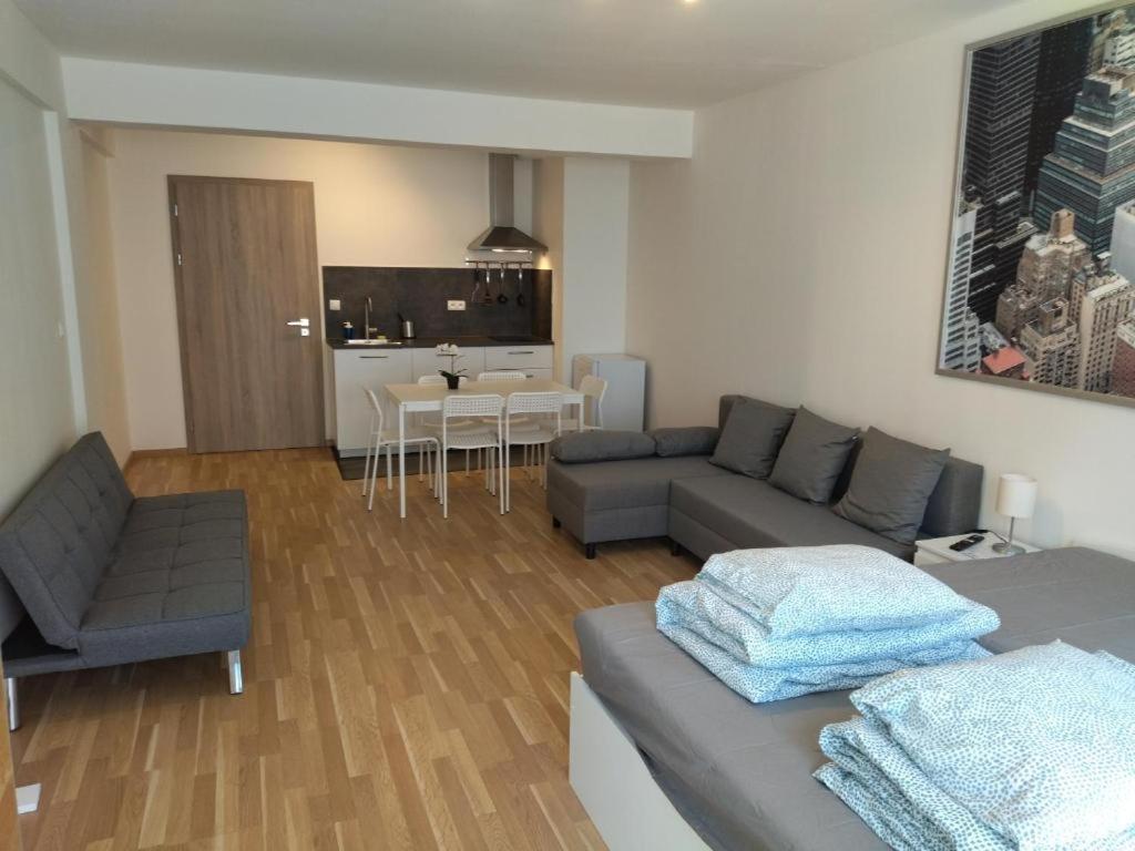 Brand New Studio Apartment #24 In Elite Residence With Free Secure Parking In The Center Praga Zewnętrze zdjęcie